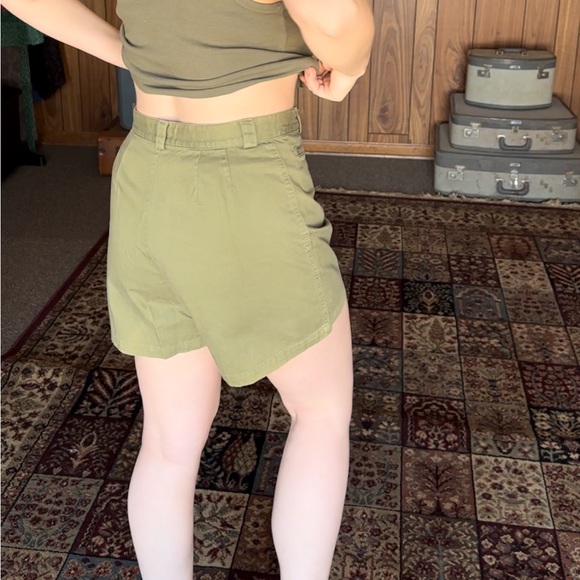 Vintage 90s Raffaella Green High-Waisted Long Line Shorts - Picture 3 of 6